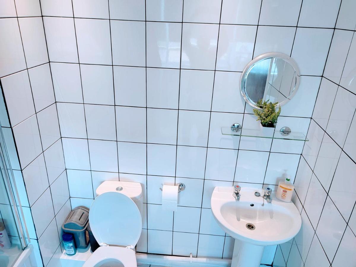 Crystal Suite 4 - Private Parking - Metro North Shields Esterno foto