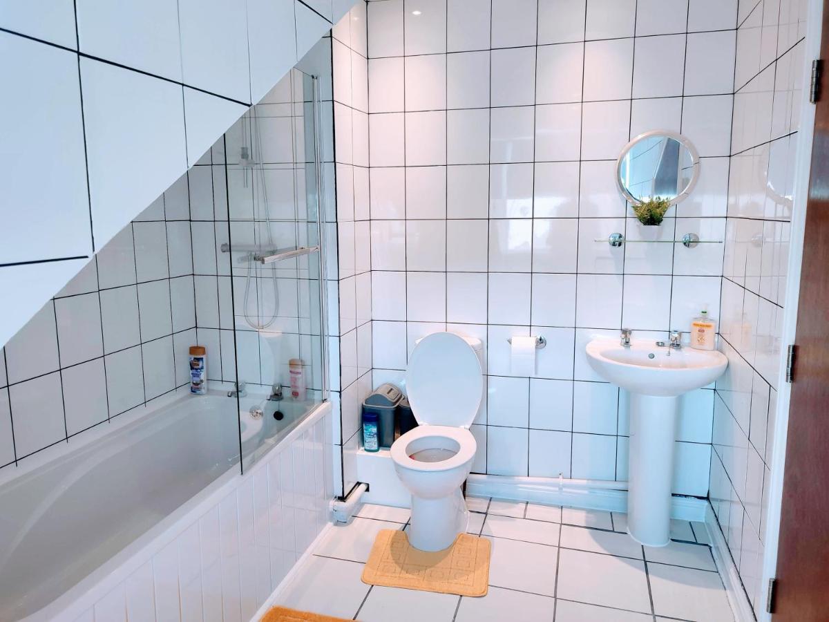 Crystal Suite 4 - Private Parking - Metro North Shields Esterno foto
